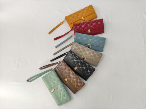 سه لت قفل ناخنی گلدوزی | سایت چرم دقت