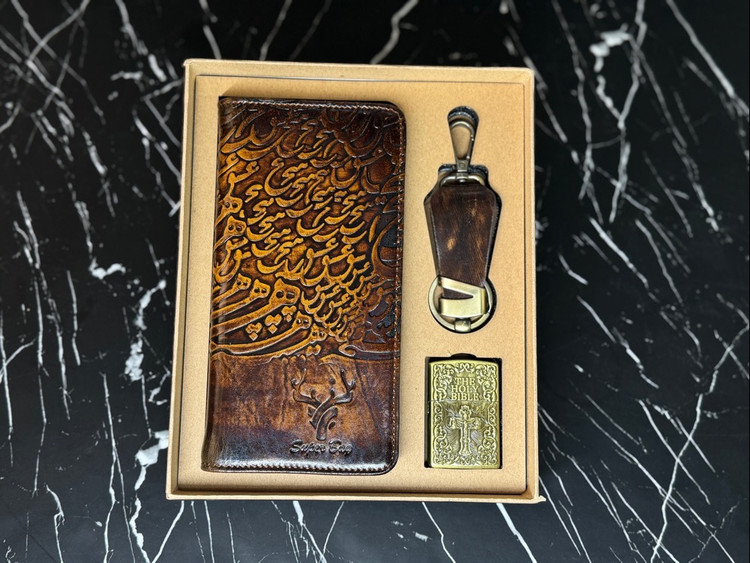 ست هدیه ۳ تیکه چرمی مردانه | کیف پول چرم گاوی دسترنگ + جاسوییچی چرمی + فندک گازی طرح زیپو